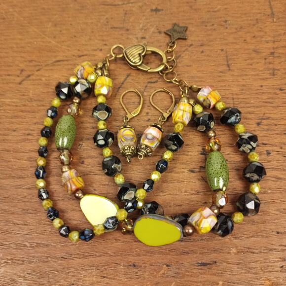 HANDMADE Triple Confetti Bracelet & Earrings - Picture 6 of 7